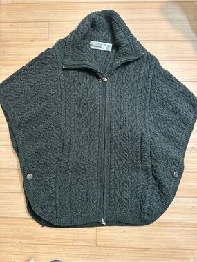 Aran Crafts Ireland Dark Green Cable-Knit Zip Poncho